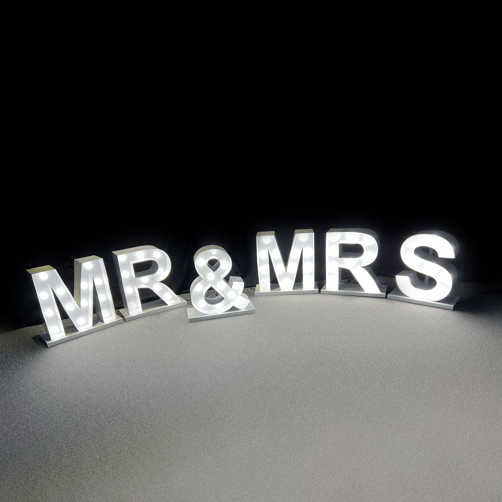 Led light box Mr & Mrs photo